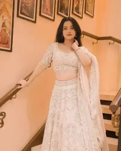 Escort Arang